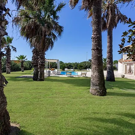 Clara Ispica By Villa *