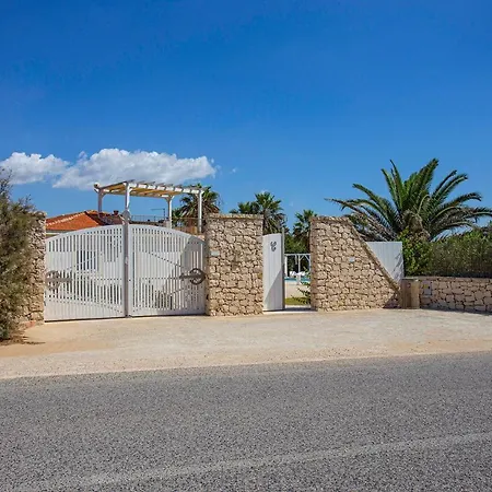 Clara Ispica By * סנטה מריה דל פוקלו